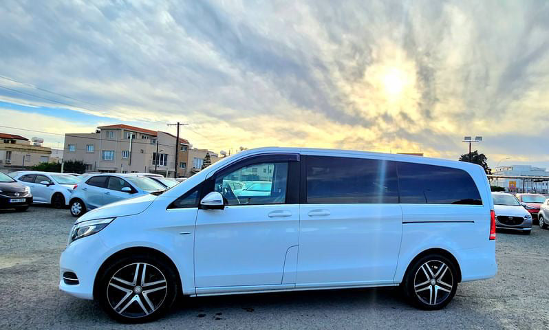 Mercedes Benz V-Class LONG Avantgarde 7 Seats  2,2L