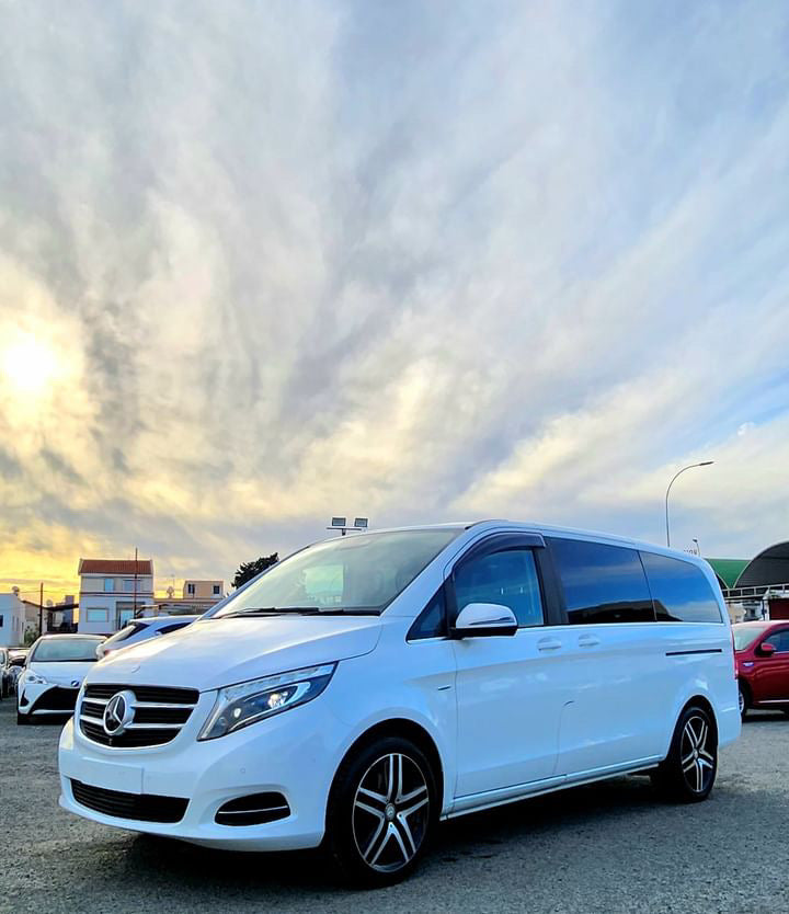 Mercedes Benz V-Class LONG Avantgarde 7 Seats  2,2L