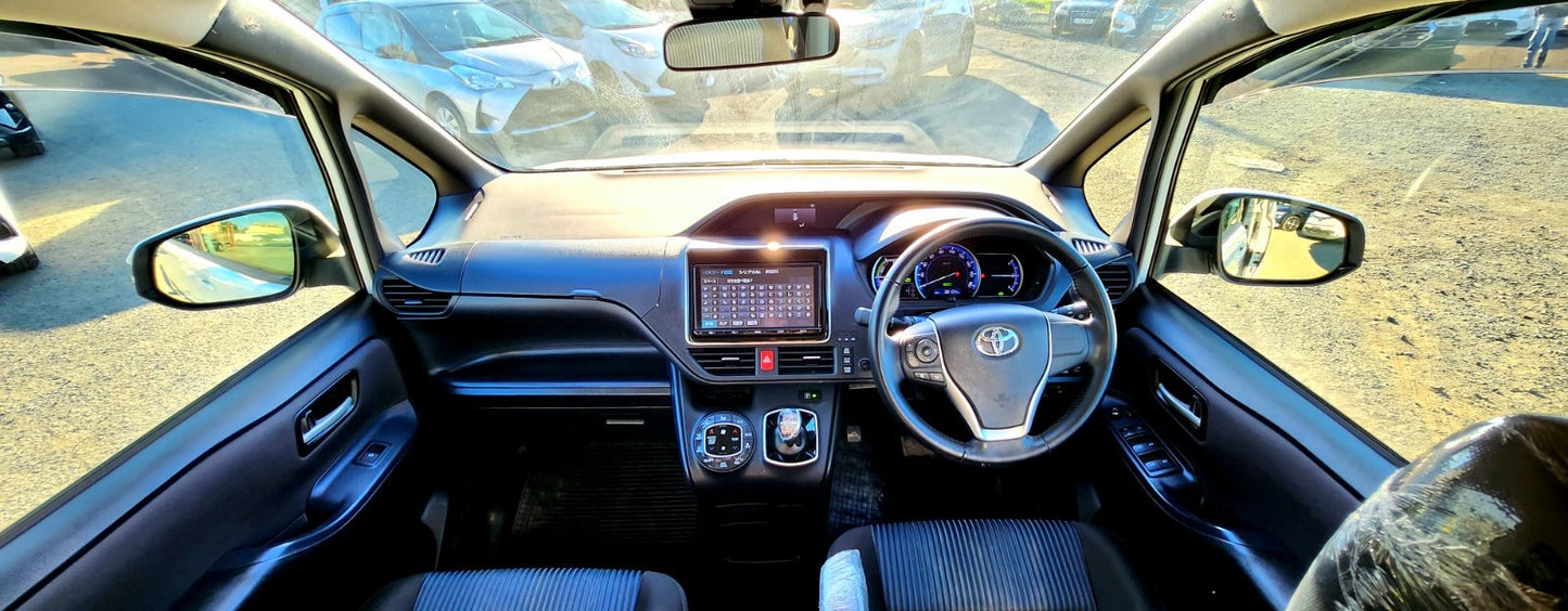 NOAH HYBRID 1.8L 7 SEATS