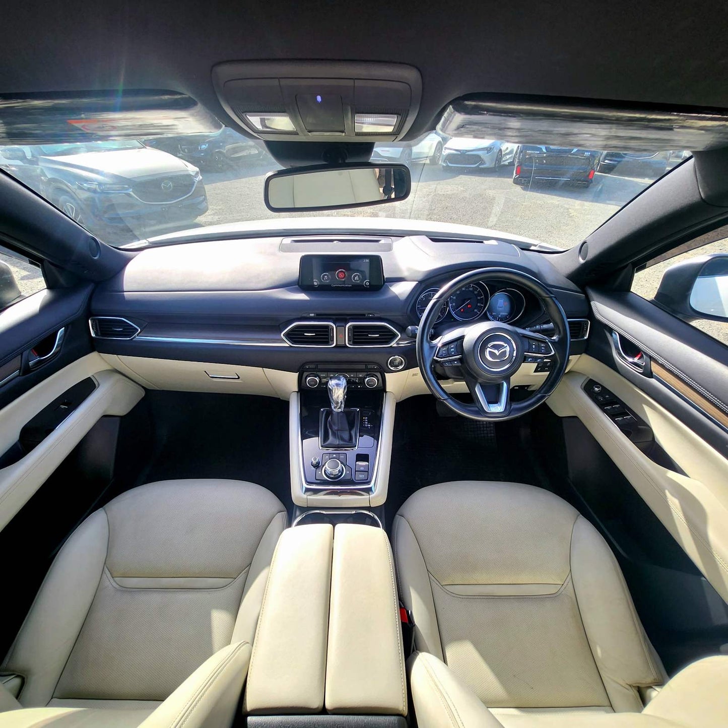 CX-8 2.2L 7 seats (white interior)